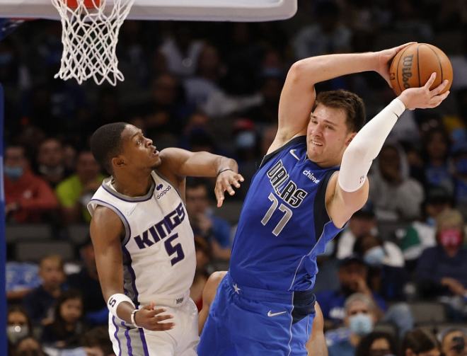  福克斯全面发挥国王爆冷击退掘金终结其连胜  