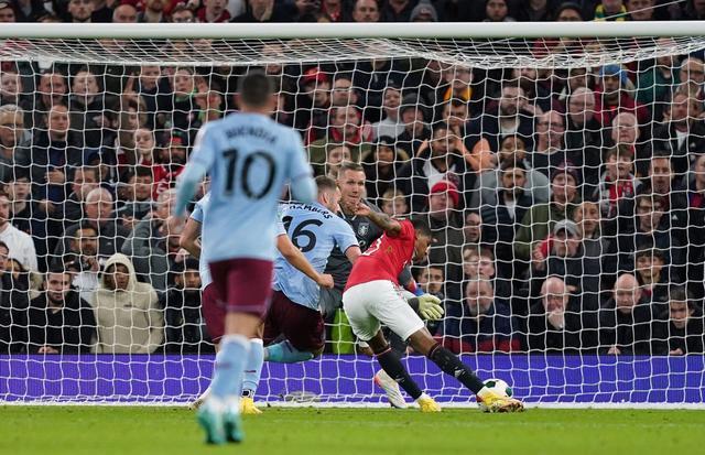  道格拉斯路易斯传射，维拉主场三球完胜谢菲联